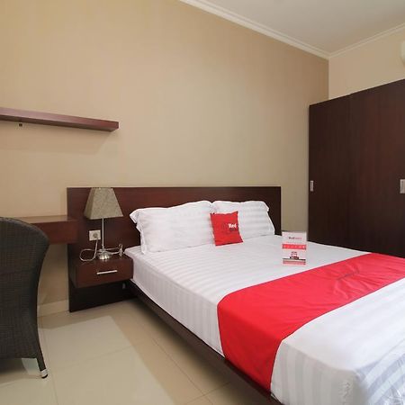 Reddoorz Plus Near Ambassador Mall Jakarta Exterior photo