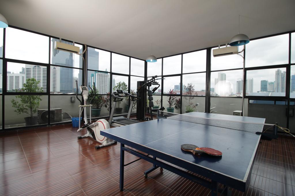 Reddoorz Plus Near Ambassador Mall Jakarta Exterior photo