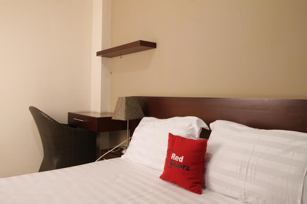 Reddoorz Plus Near Ambassador Mall Jakarta Exterior photo